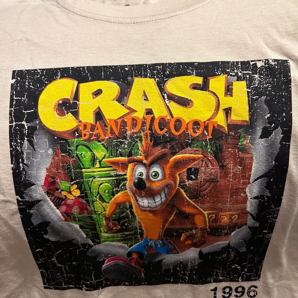 Crash Bandicoot tshirt XL